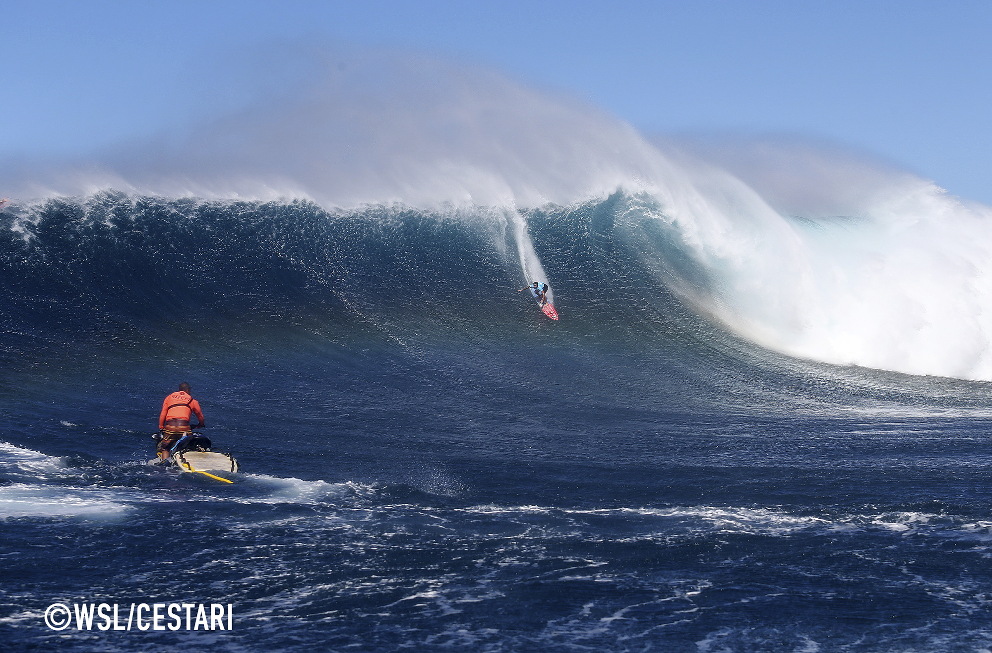 Billy Kemper of Maui (pictured) during the Final of the Peahi challenge.