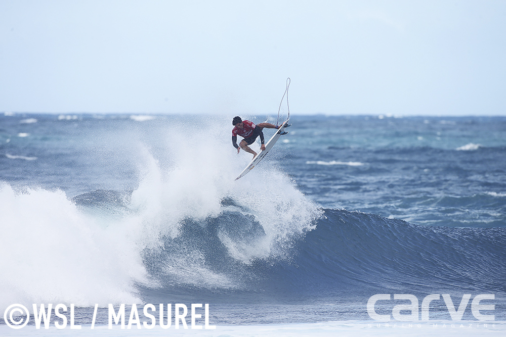 Gabriel Medina of Brasil (pictured) winning his Semfinal heat at the Billabong Pipe Masters on Thursday December 17,2015.