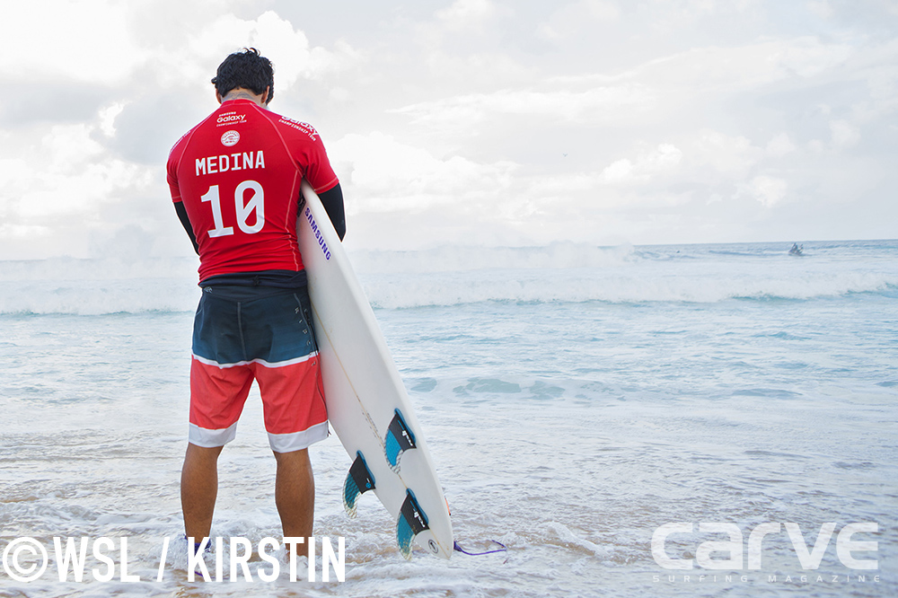 Gabriel Medina of Brasil (pictured) prays before his Quarterfinal Heat at the Billabong Pipe Masters on Thursday December 17, 2015.