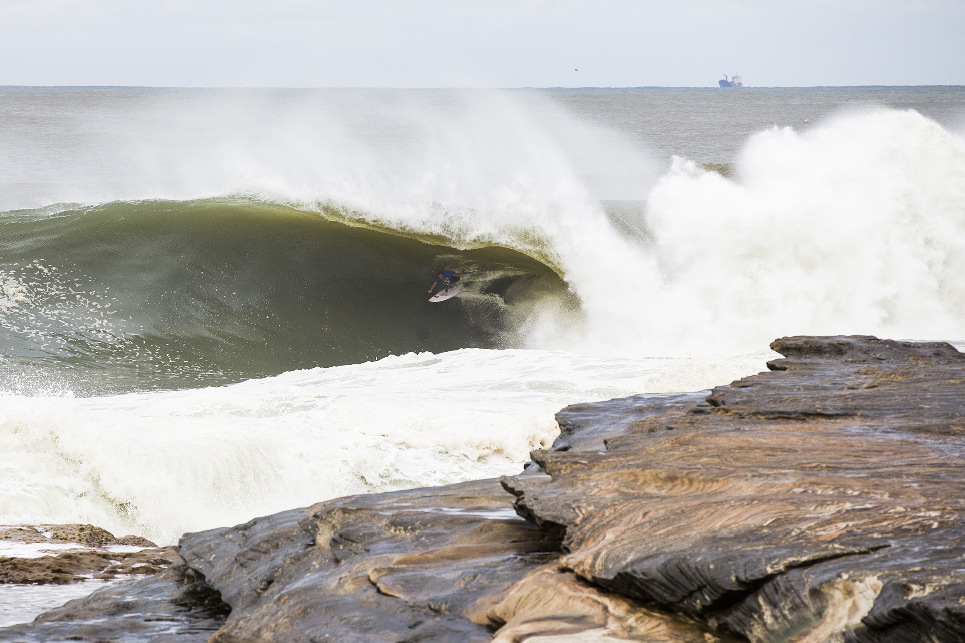 Blake Thornton performs during the Red Bull Cape Fear in Sydney, Australia on June 6 2016 // Matt Dunbar/Red Bull Content Pool // P-20160606-00358 // Usage for editorial use only // Please go to www.redbullcontentpool.com for further information. //