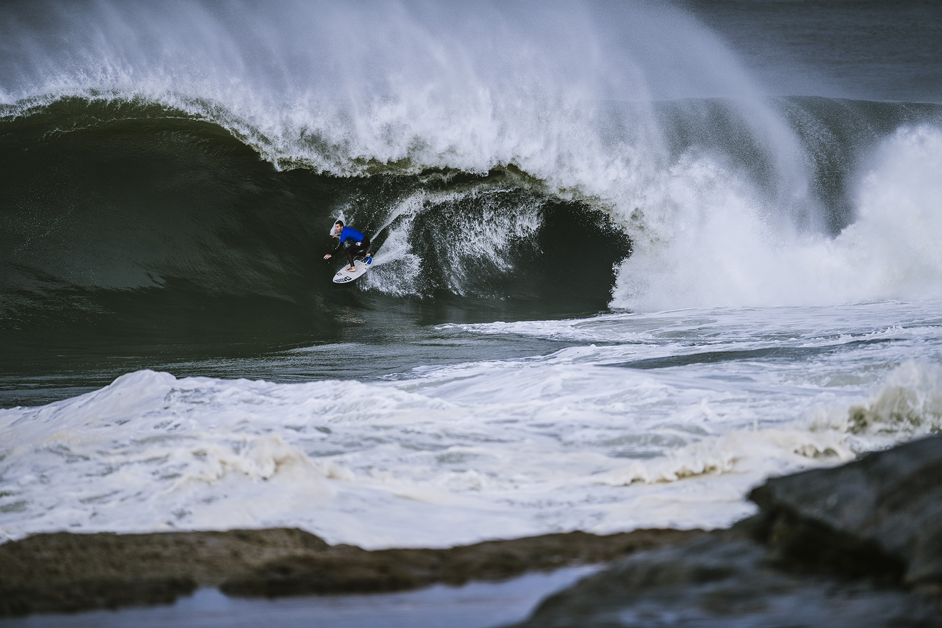 Evan Faulks performs during the Red Bull Cape Fear event in Sydney, Australia on June 6, 2016. // Brett Hemmings / Red Bull Content Pool // P-20160606-00725 // Usage for editorial use only // Please go to www.redbullcontentpool.com for further information. //