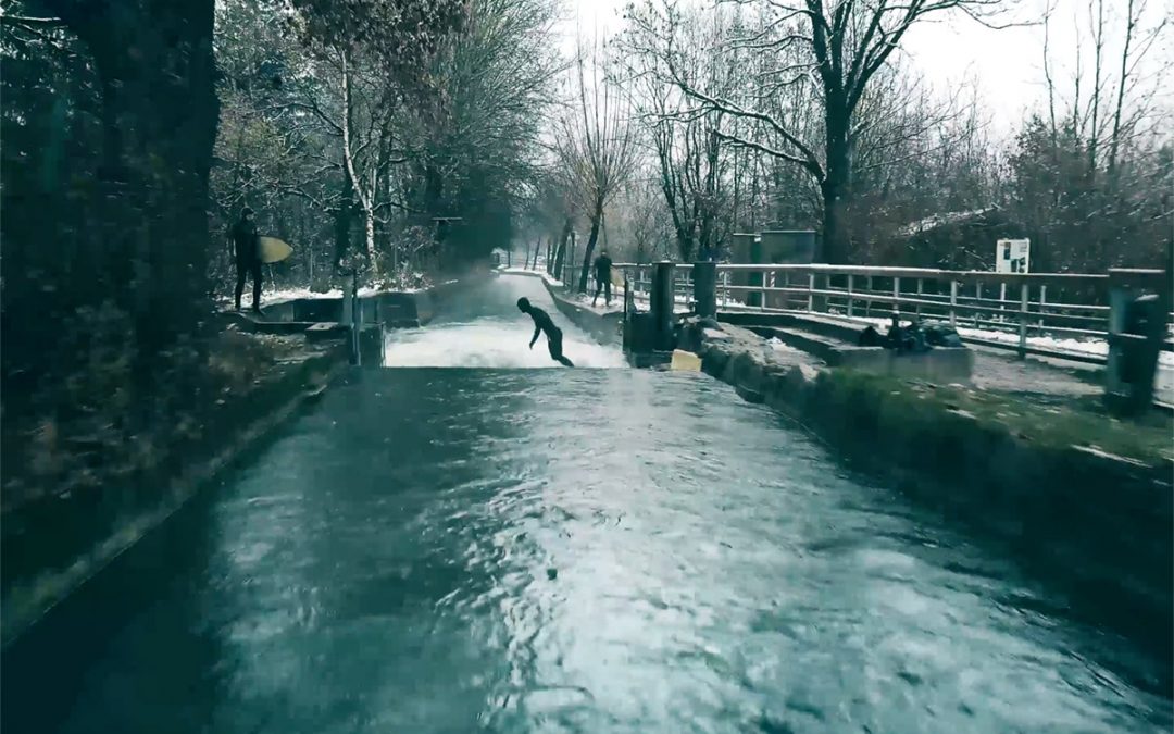 River surfing in Snow