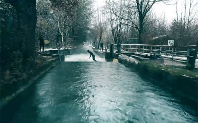 River surfing in Snow