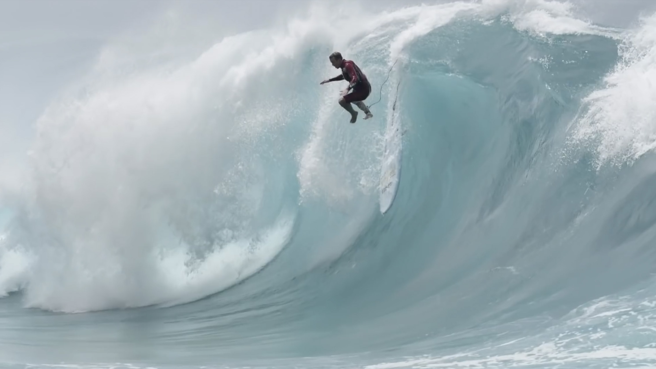 Jamie O'Brien Jamie O'Brien takes on Waimea shorey - Carvemag.com