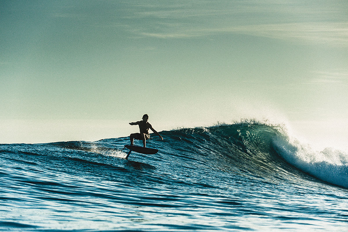 Carve's comprehensive guide to foil boarding. How to start, etiquette, gear and more