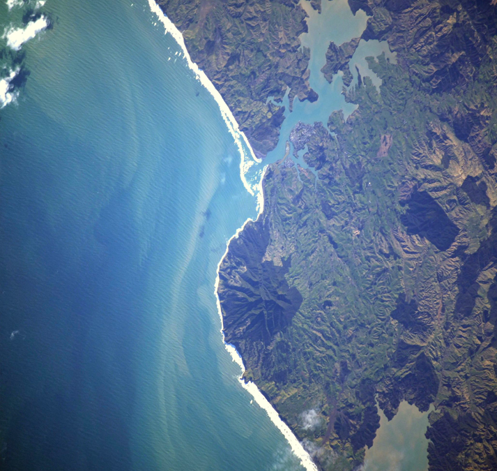 The surf stoked tweets of an astronaut.
