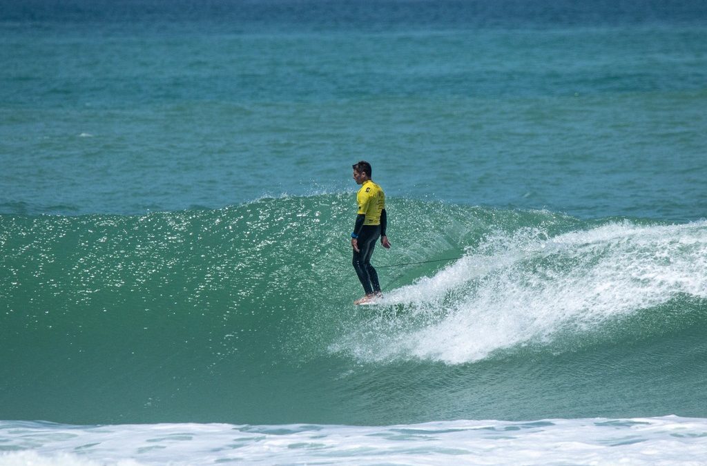 French surfers dominate ISA World Longboard Surfing Championship