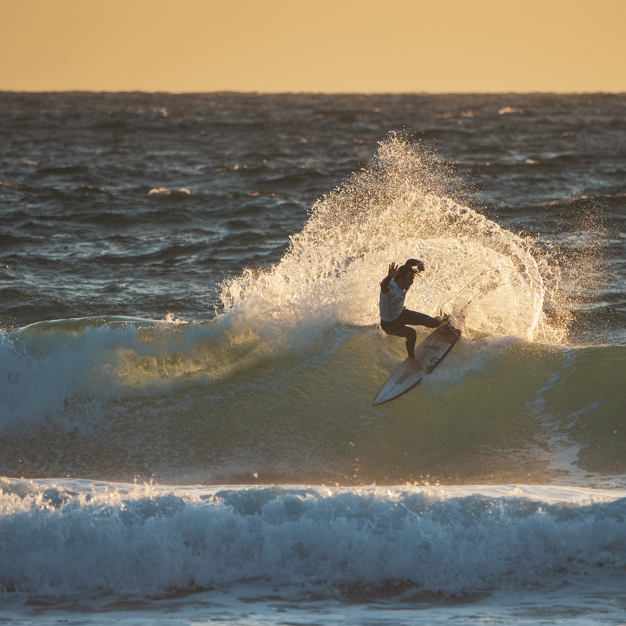NIGHT SURF: GROMMETS ON THE RISE IN THE OPENING EVENT OF THE UK PRO SURF TOUR SEASON