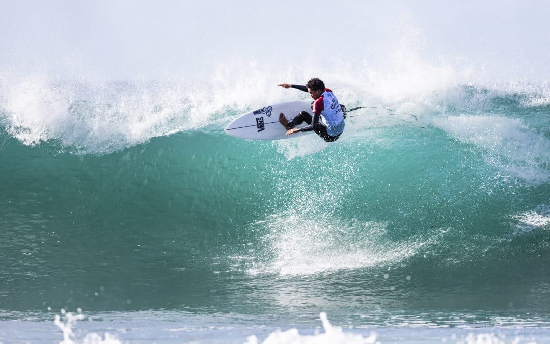 J-Bay day one. Top seeds do their thing.