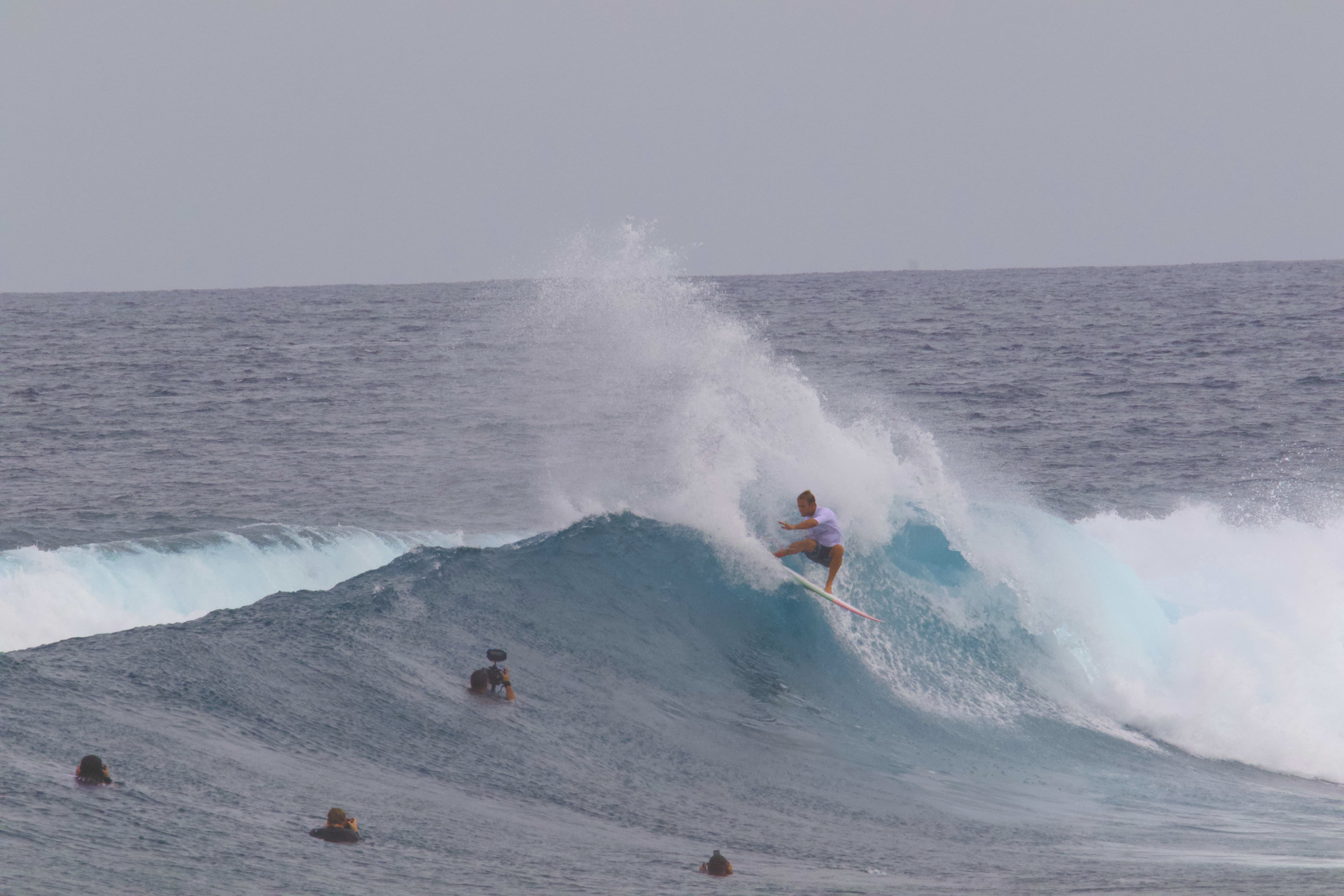 Josh Kerr pulls a pretty miraculous “club sandwich” to take out an onfire Parko in the Four Seasons Champions Trophy.