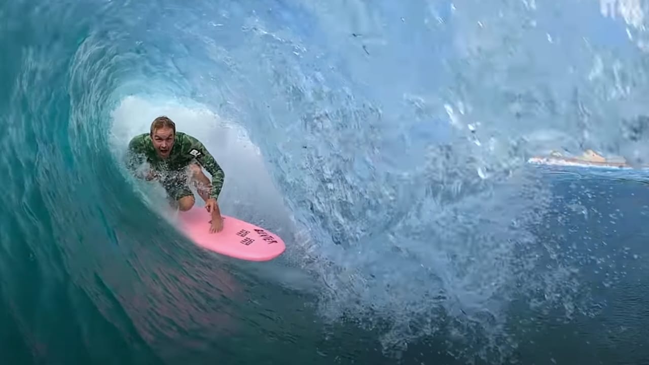 Finless Surfing At Pipeline With Jordy Smith Carvemag Com