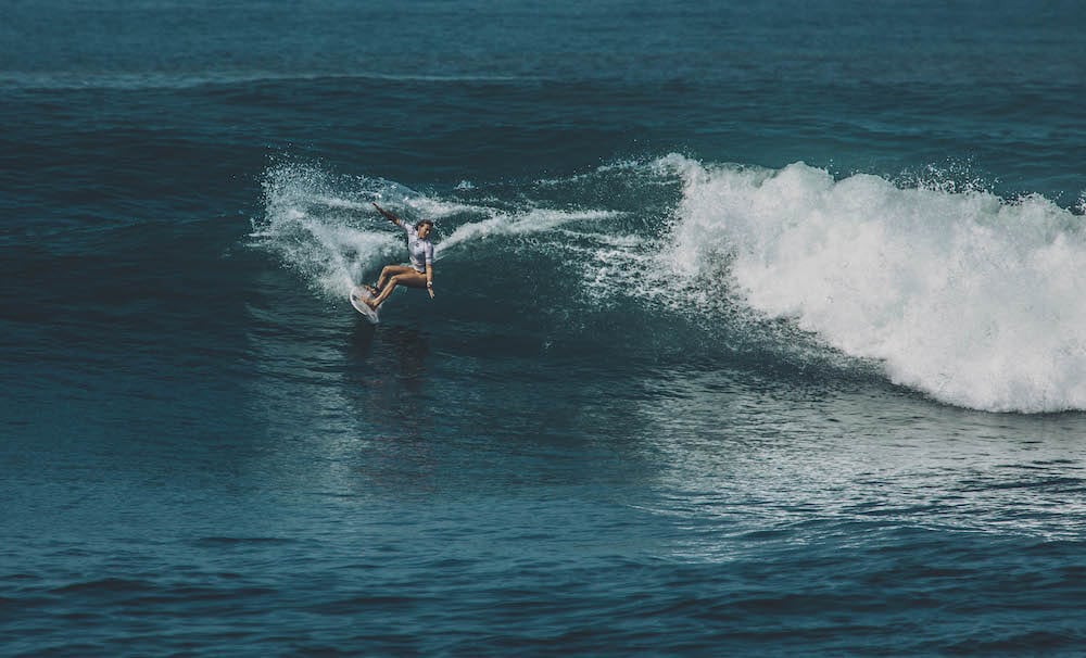 Increased Swell Produces Powerful Performances for SUP Surfing at El Sunzal