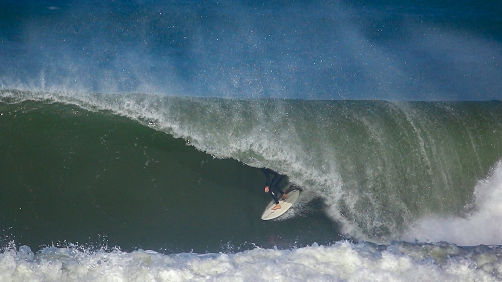 A magic month in Landes with endless tubes and sunny skies