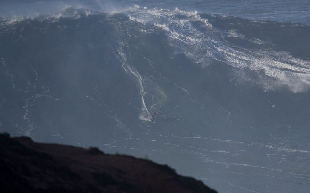 47-YEAR-OLD BRAZILLIAN BIG WAVE SURFER MÁRCIO FREIRE DIED AT NAZARE YESTERDAY.