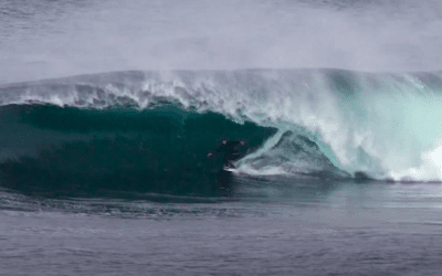 SOLO SURFING ONE TERRIFYING WAVE