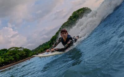 Para Surfer Hannah Dines Features in Breaks