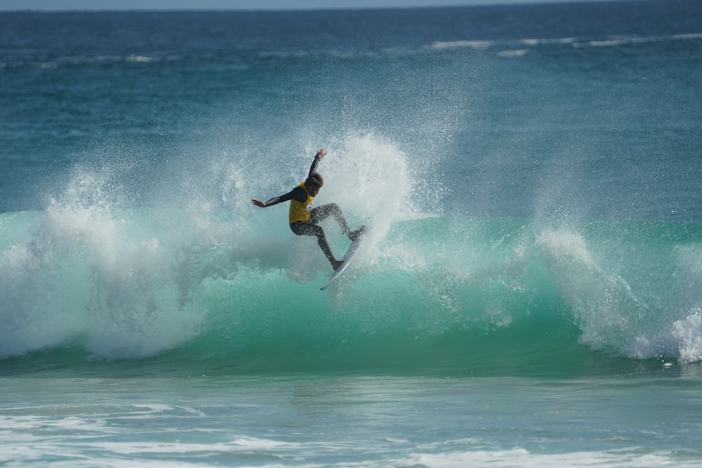 Mel Canhoto and Josh Karbus sweep the Volcom Happening
