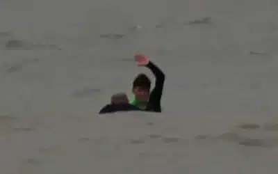 A 14 year-old surfer from Saunton has been praised for saving the life of a paralysed SUP’er.