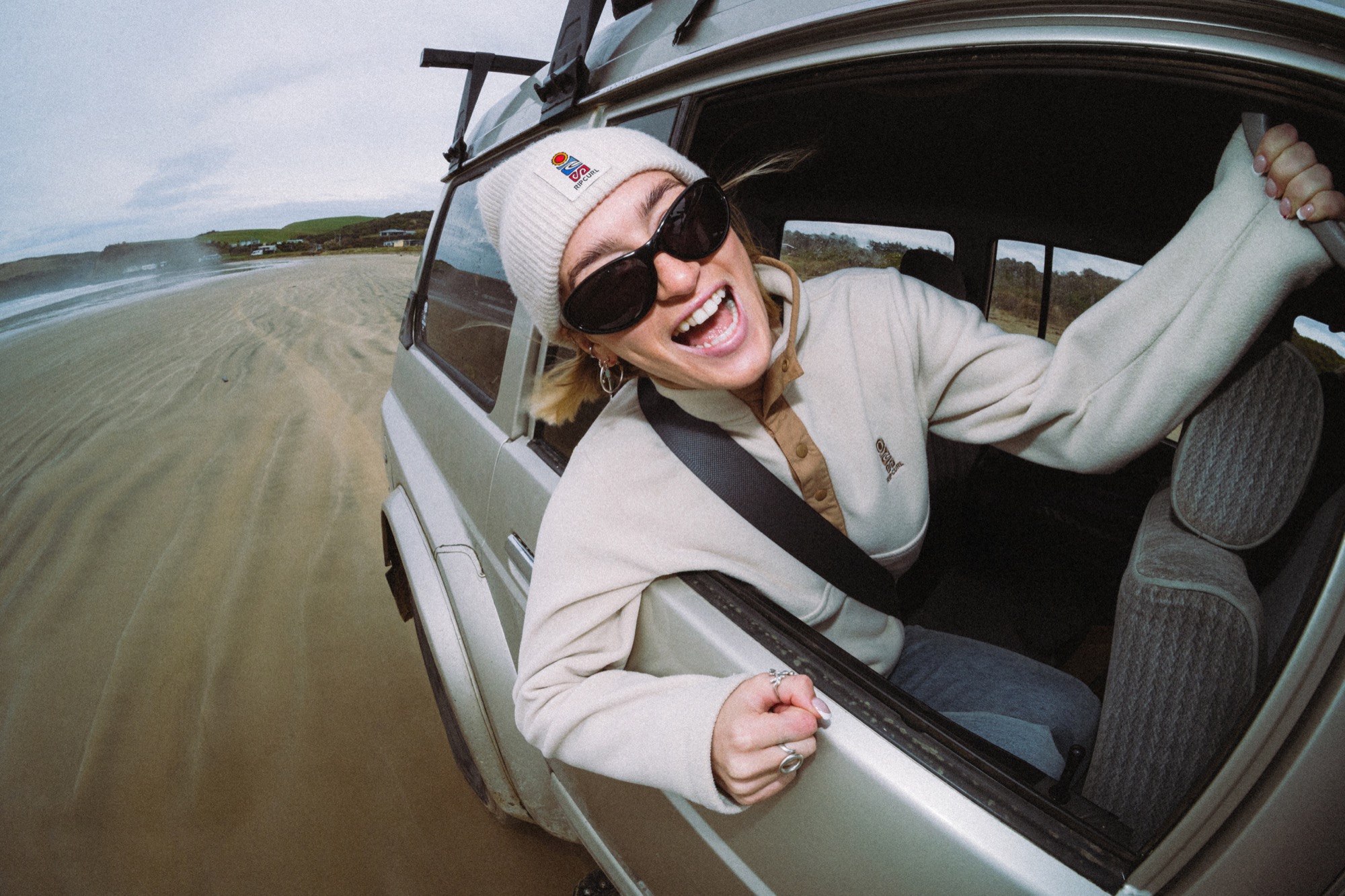 On the road between surfs